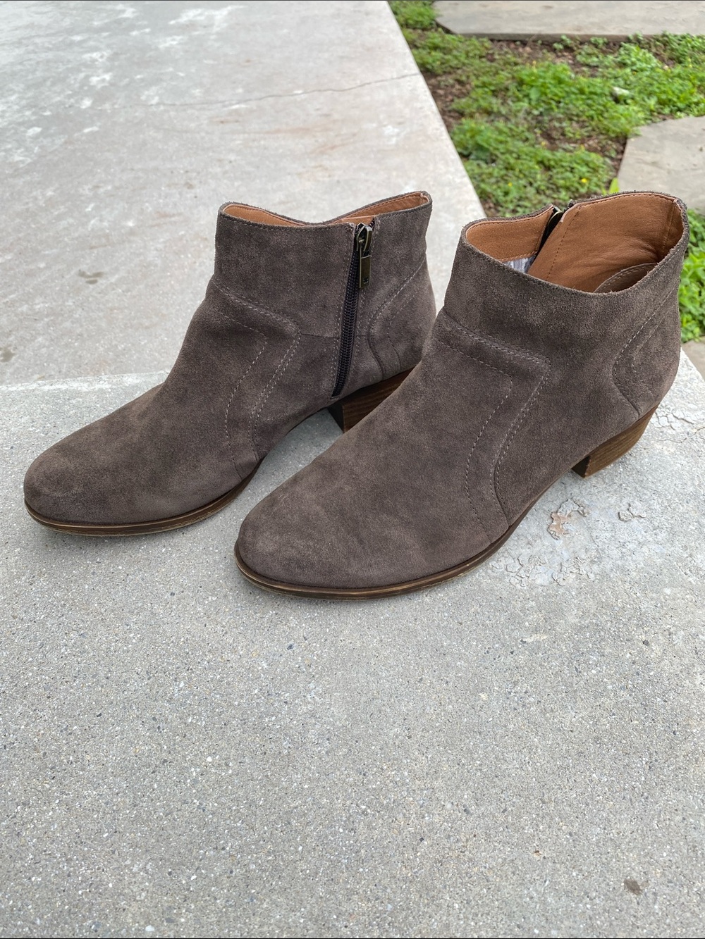 Lucky Brand Brown Leather Ankle Bootie with Buckle Accent 10W
